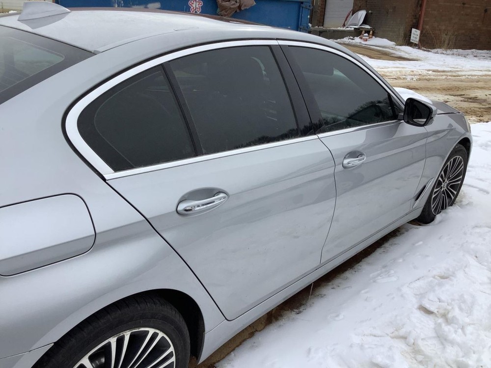 530I 2017 Glove Box 4947008