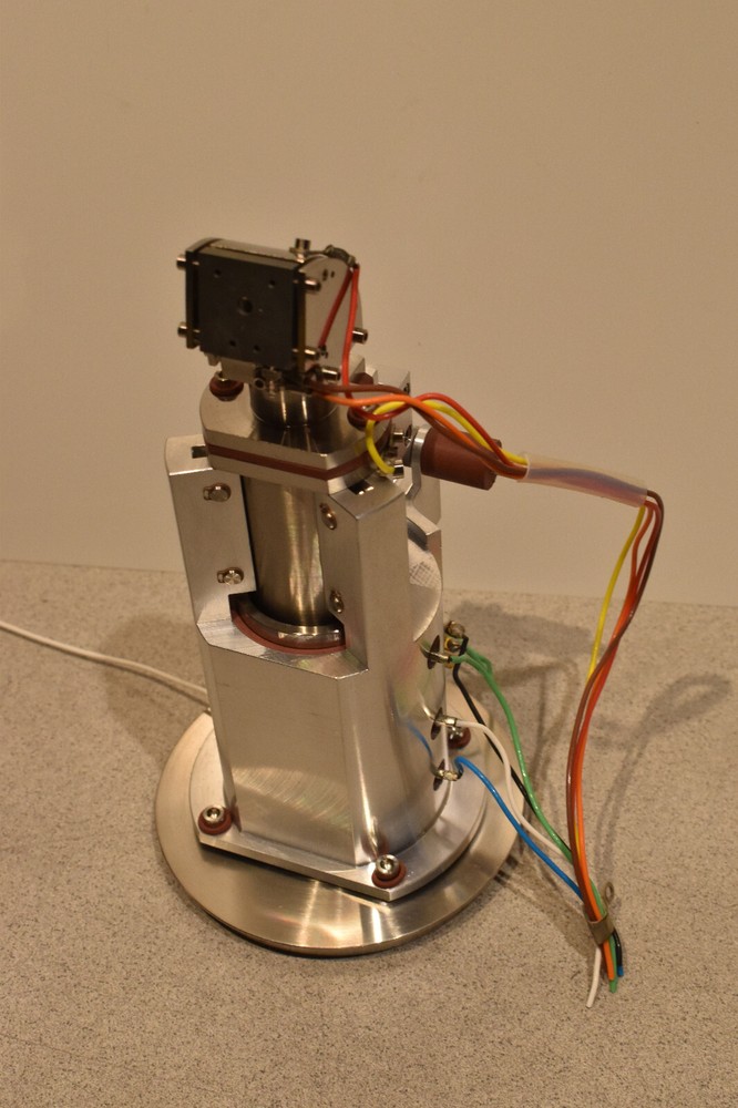 FEI 610 FIB detector assembly