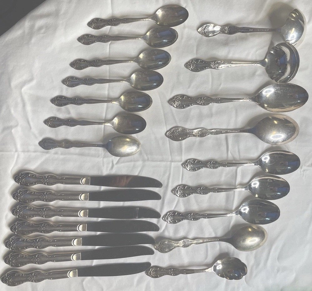 23 Pcs - Silverplated Wm Rogers IS Flatware - Partial Set - BEVERLY MANOR 1964