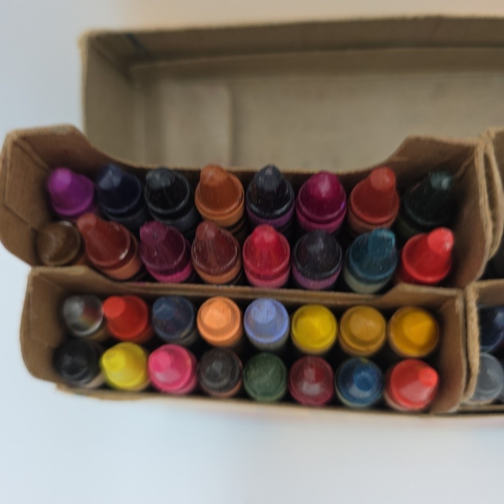 Crayola Crayons Binney Smith VTG Sharpener Used 4 Missing READ
