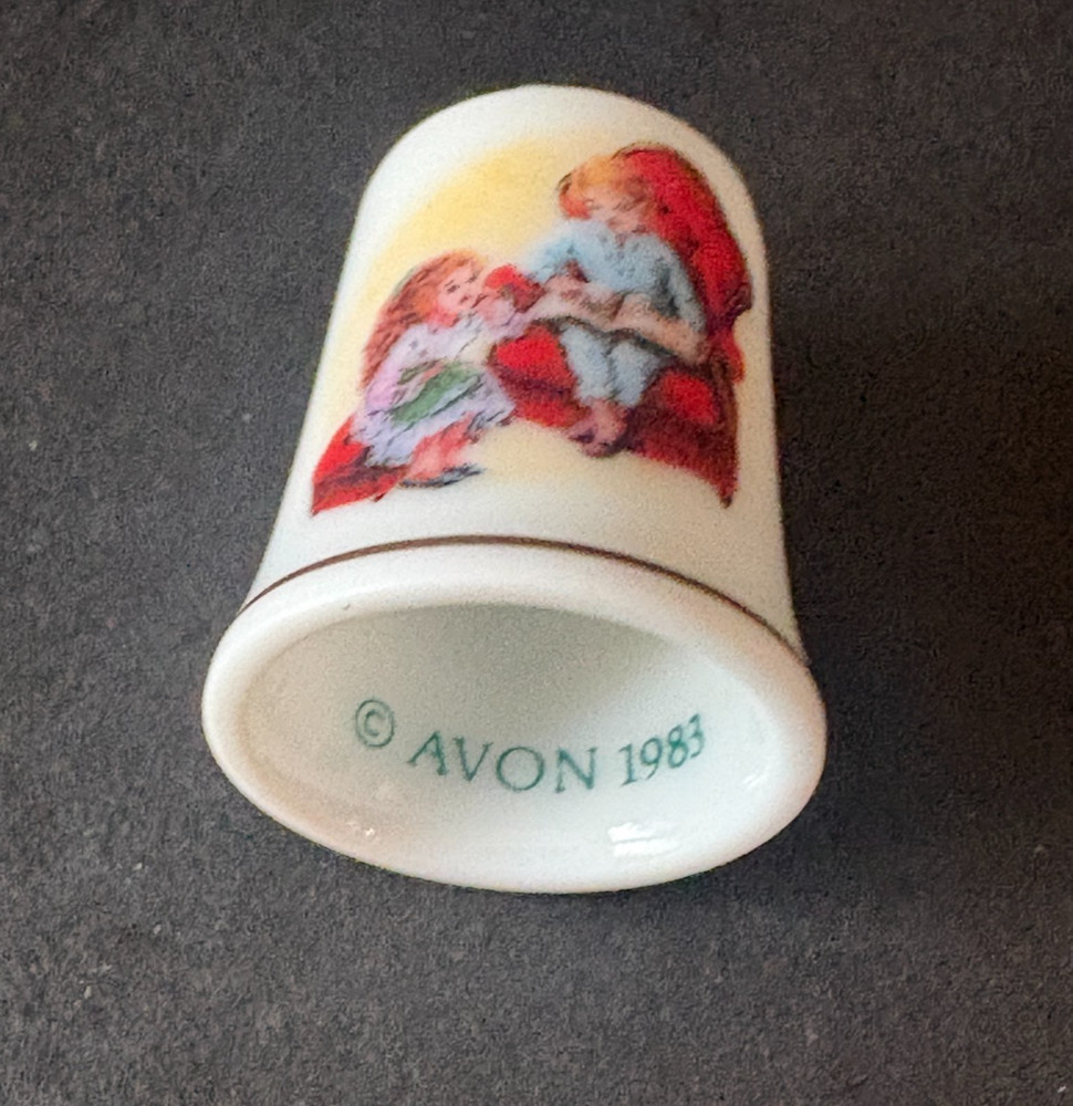 Avon Christmas Thimble 1983