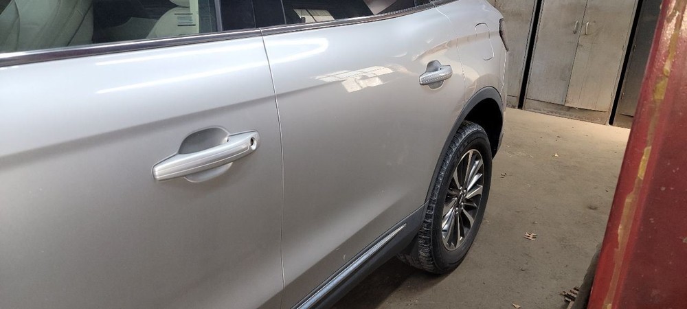 19 Lincoln Nautilus Camera Projector