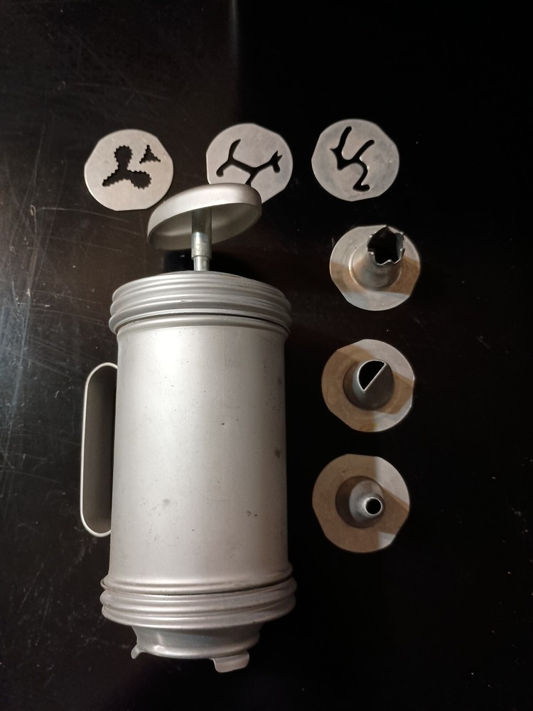 Vintage Mirro Cookie Pastry Press 3 Tips 3 Cookie Discs