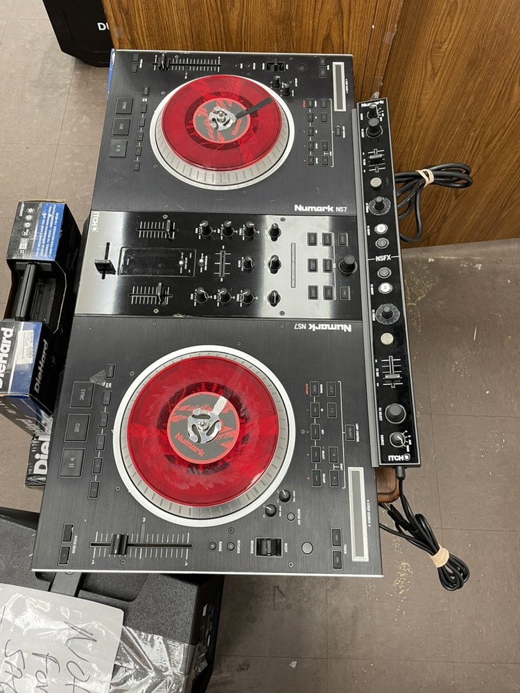 NUMARK NS7 DJ CONTROLLER (EZ2006242)