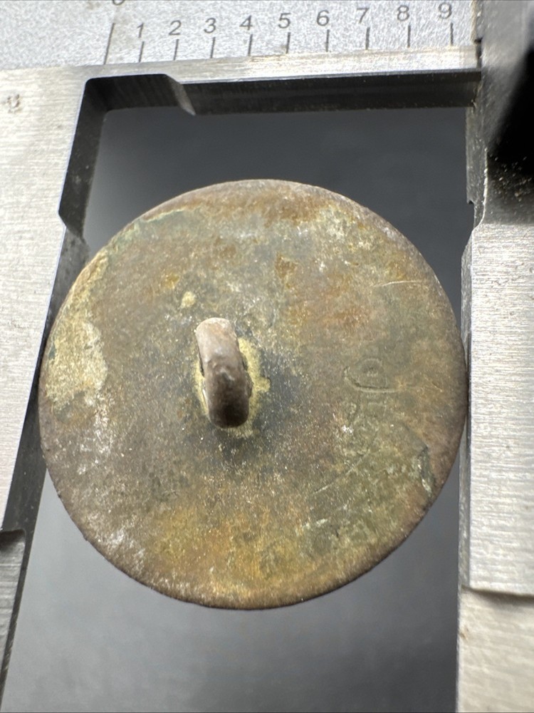 Early Colonial Button Found In Virginia Flat Button #53