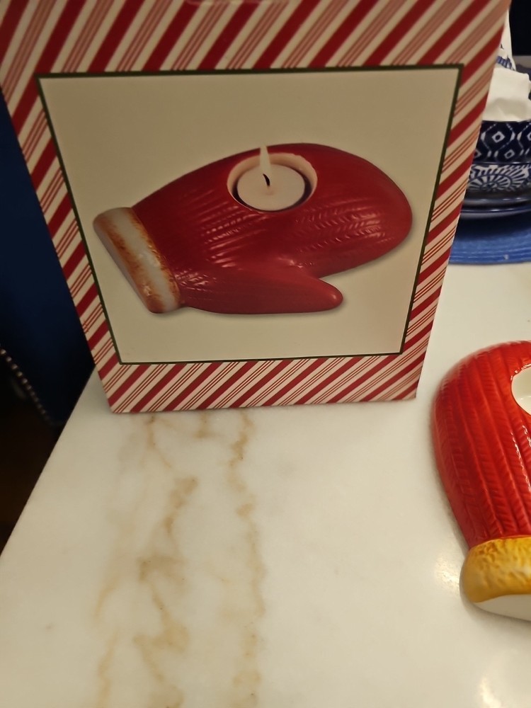 Mitten T-lite Holder