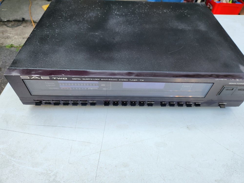 Vintage SAE Two T14 Digital Tuner Powers On