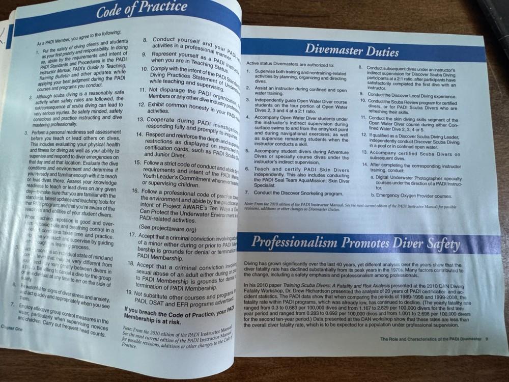 PADI DIVE COMPUTER & DIVEMASTER BOOKS & EDRPML ELECTRONIC SCUBA DIVING COMPUTER