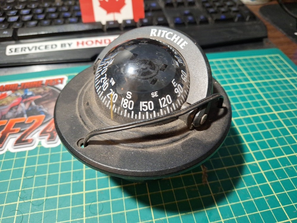 Ritchie Explorer Flush Mount Compass F-50 980000006233 Used