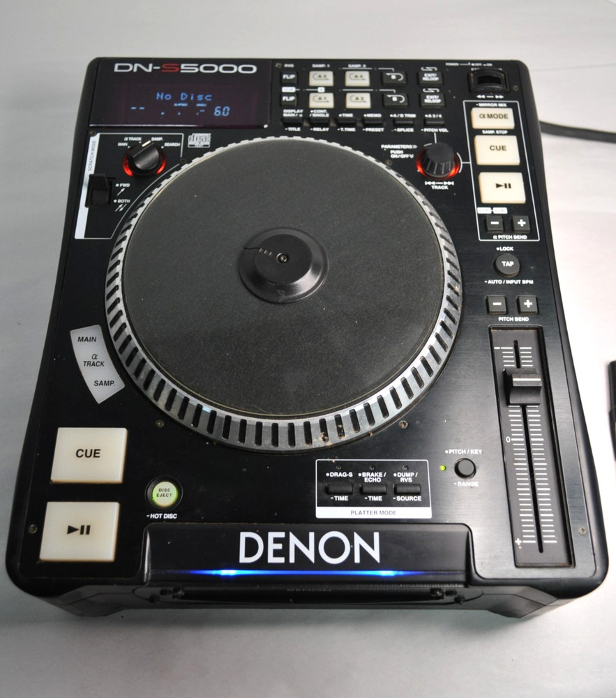 Denon DN-S5000 CD Turntable Deck- DJ Mixer. Powers On (Read)