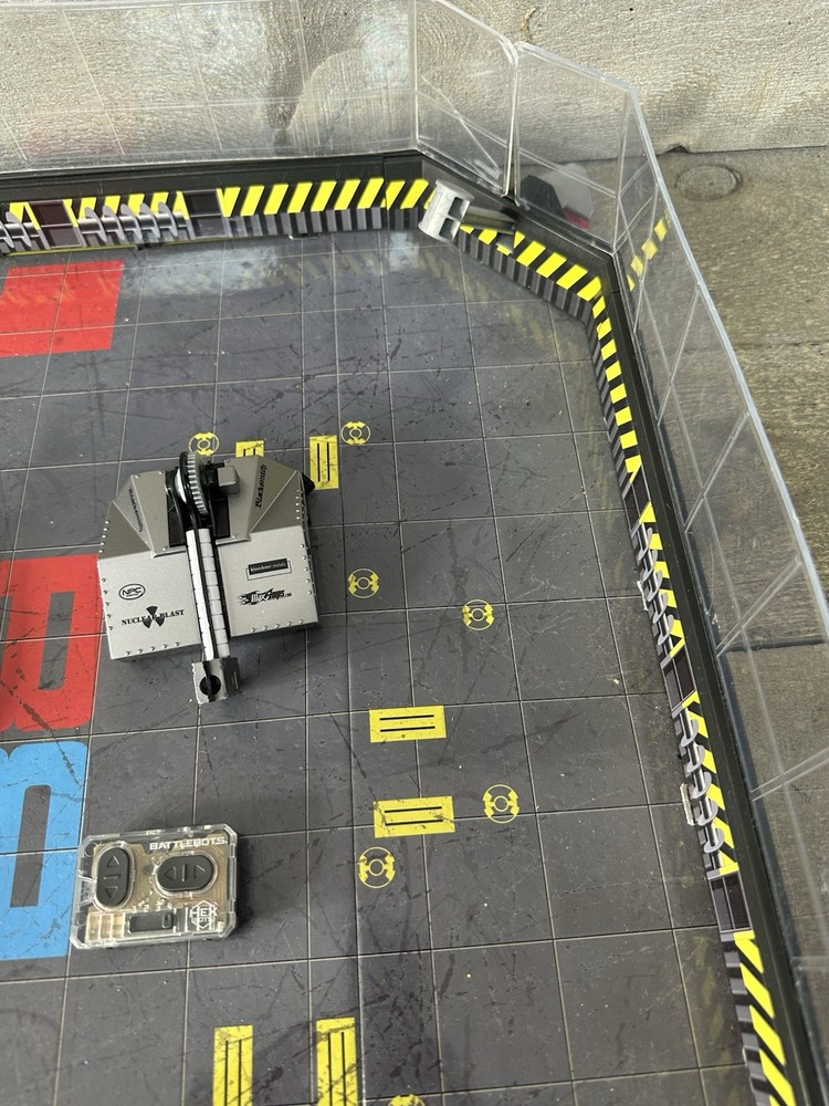 HEXBUG BattleBots Arena Bite Force & Blacksmith Arena Game Board Working Remote
