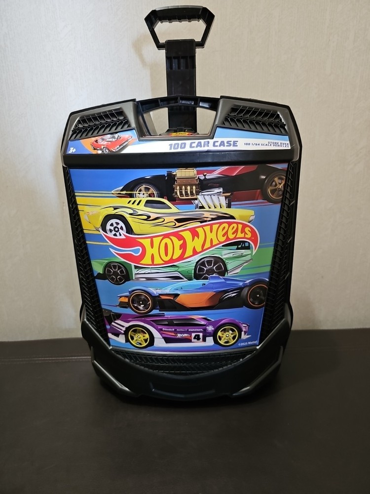 Hot Wheels 100 Car Rolling Storage Case