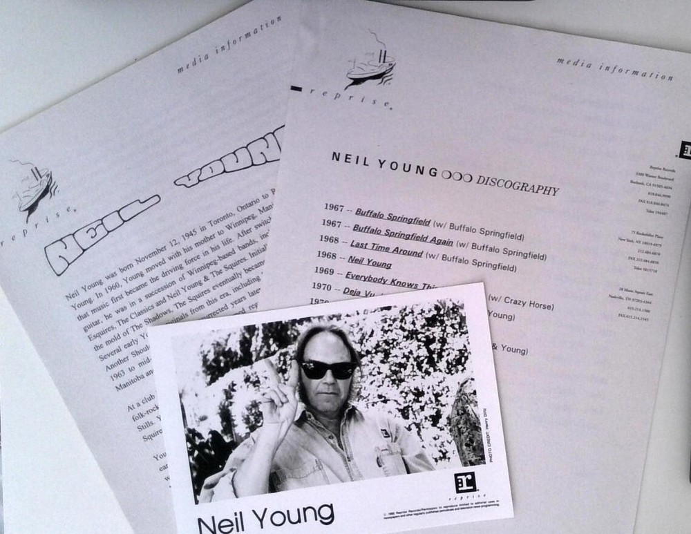 Neil Young 1995 Photo Promo Music Press Kit - Reprise Records