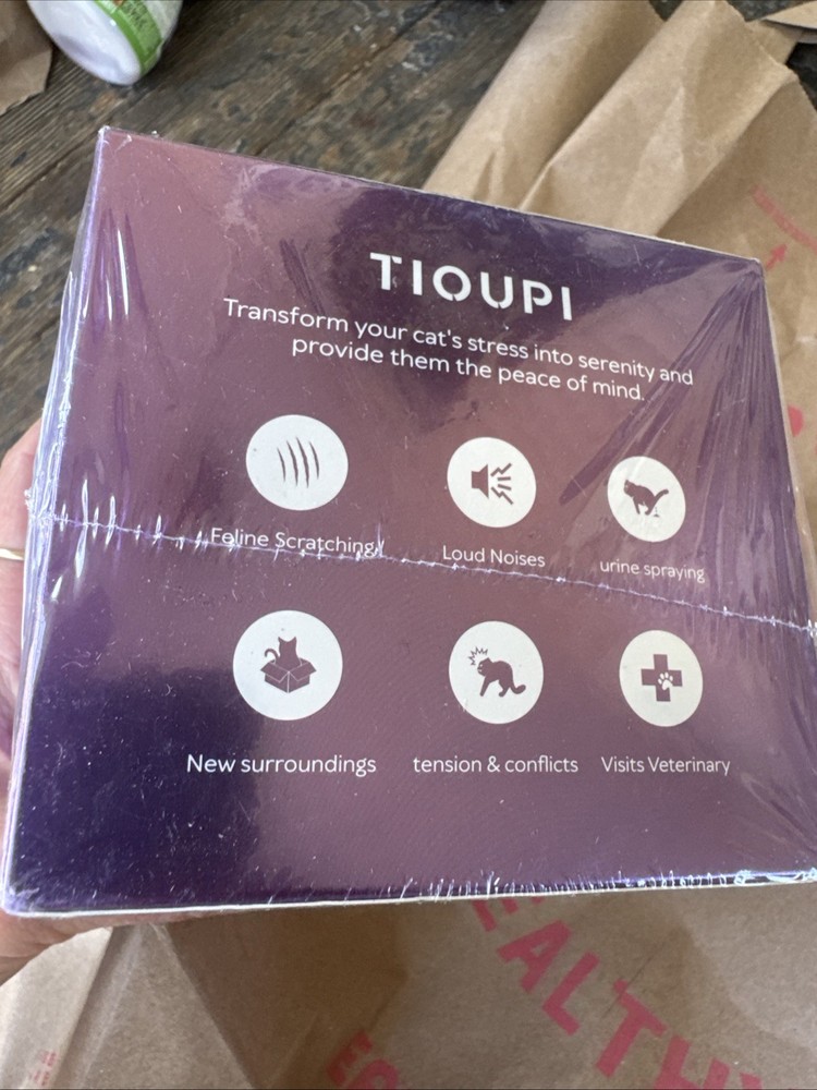 Cat Pheromones Calming Diffuser 2 Diffusers & 2 Refills Top Value Kit – New