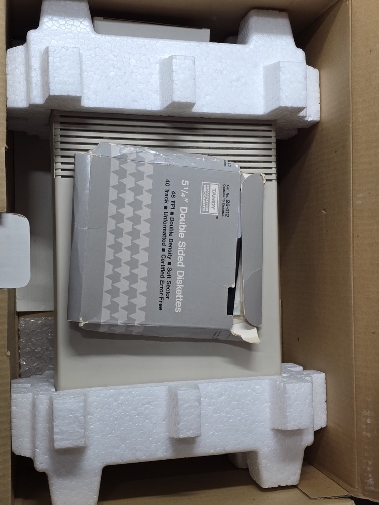 Commodore 1571 Disk Drive Floppy Diskettes With Original Box And Discs UNTESTED