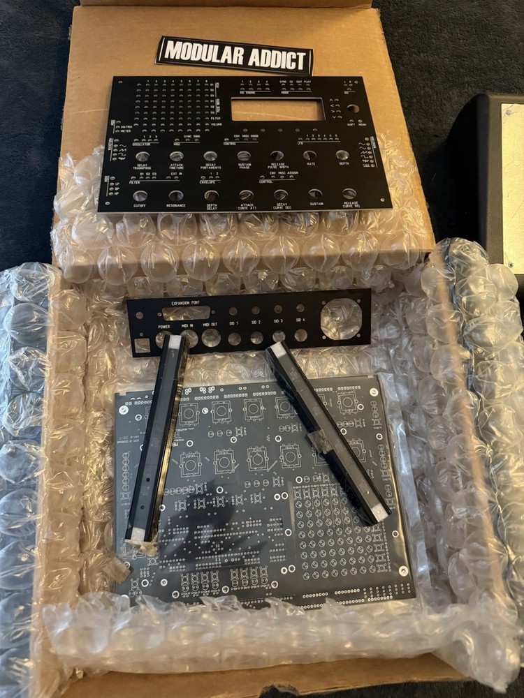 MB-6582 DIY Analog SID Synthesizer Kit/Lot Includes SID chips, PCBs, And Case +