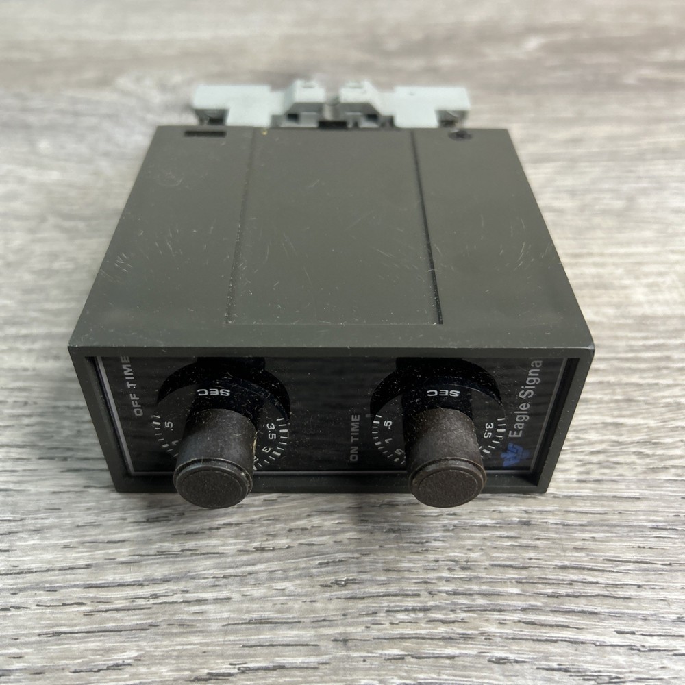 Eagle Signal DA1010A3 Electronic Repeat Cycle Timer Contractor Timer Relay Oem