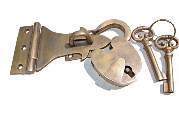HASP & STAPLE box door cupboard Padlock solid brass 2 keys padlock BOX chest