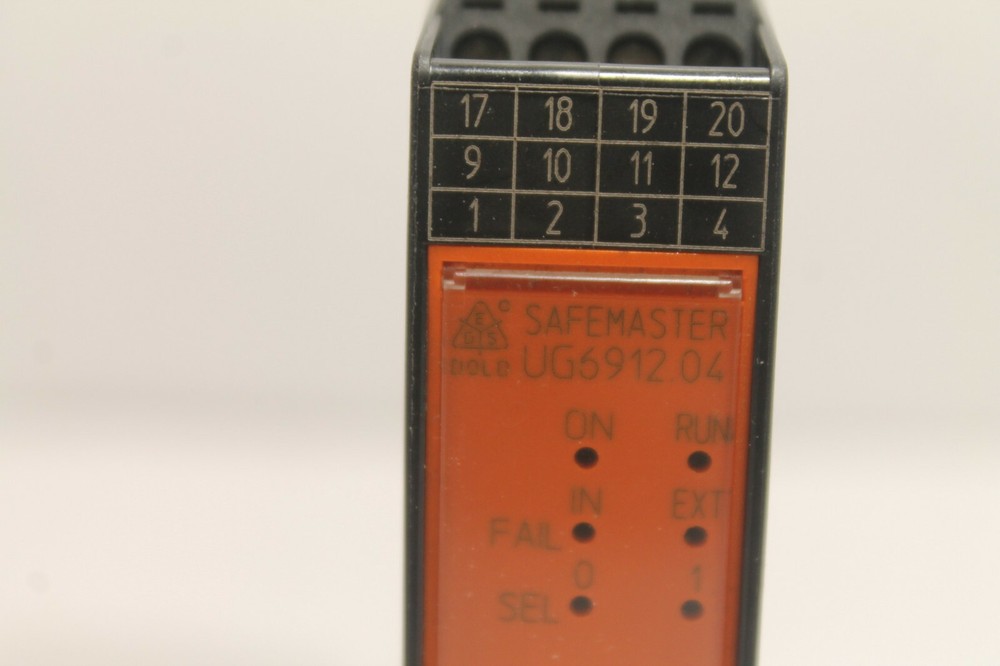 Dold UG6912.04 Output module