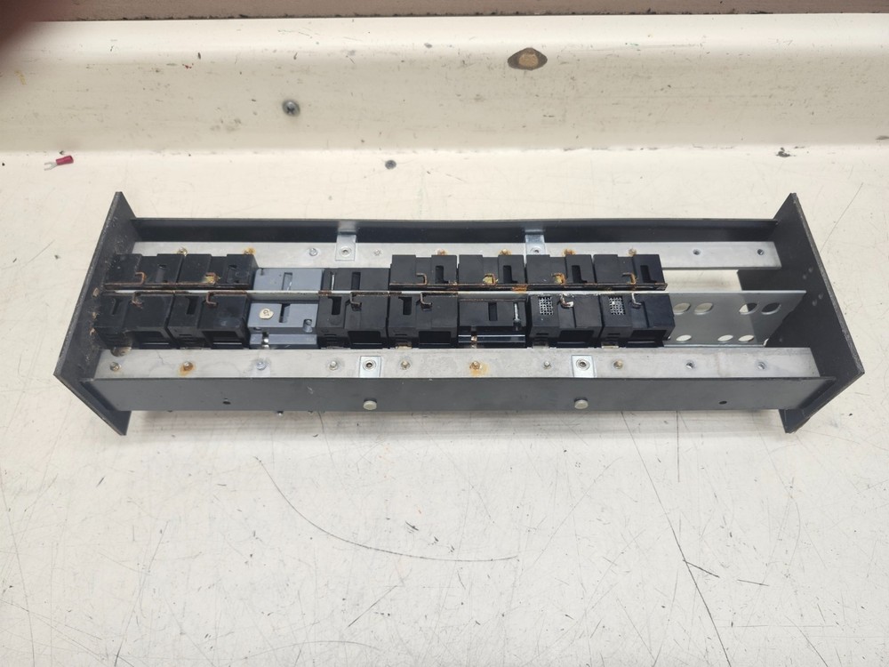 ITE / Siemens Pushmatic Load Center With Assorted Breakers P/N: 52851