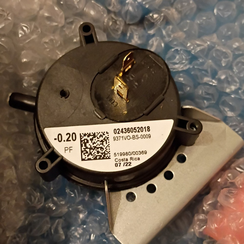 Source 1 02436052018 SPNO Pressure Switch, Max Pressure 0.20