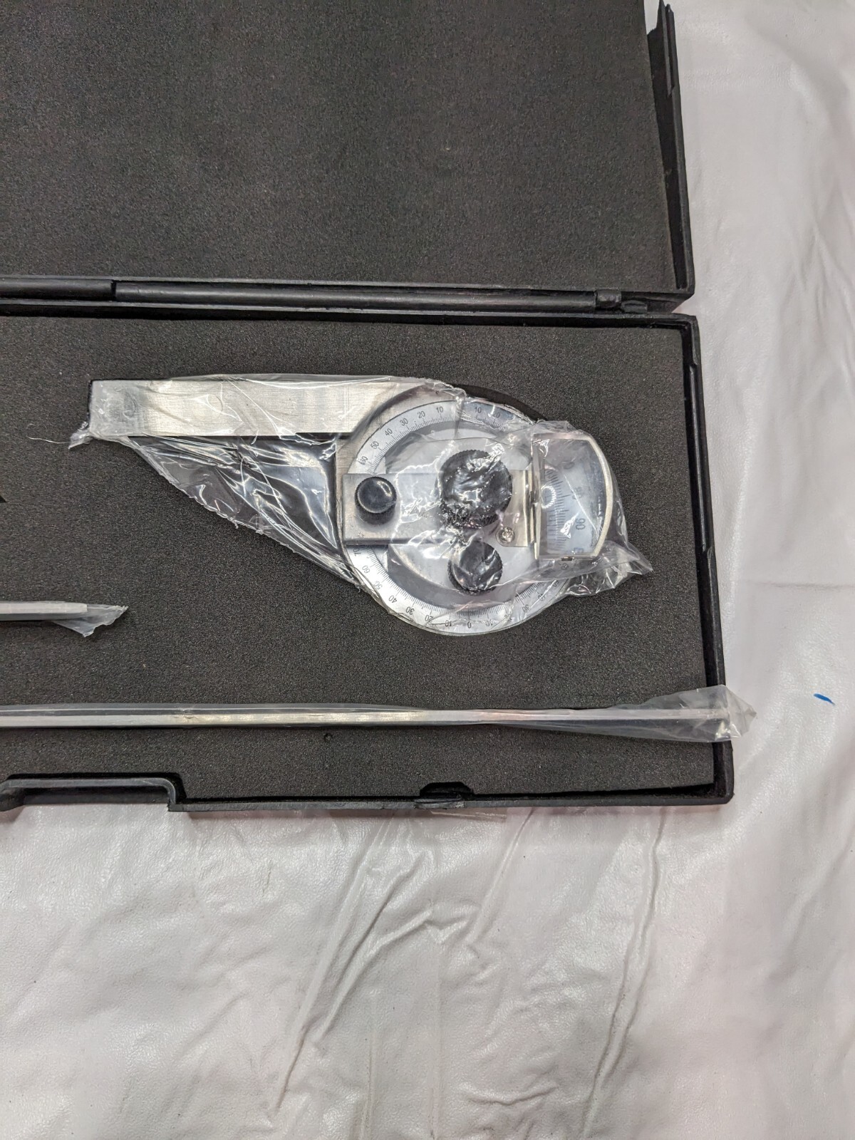 Bevel Protractor 6", 12" Blade, 360° Max Measurement 06476931 DAMAGED CASE