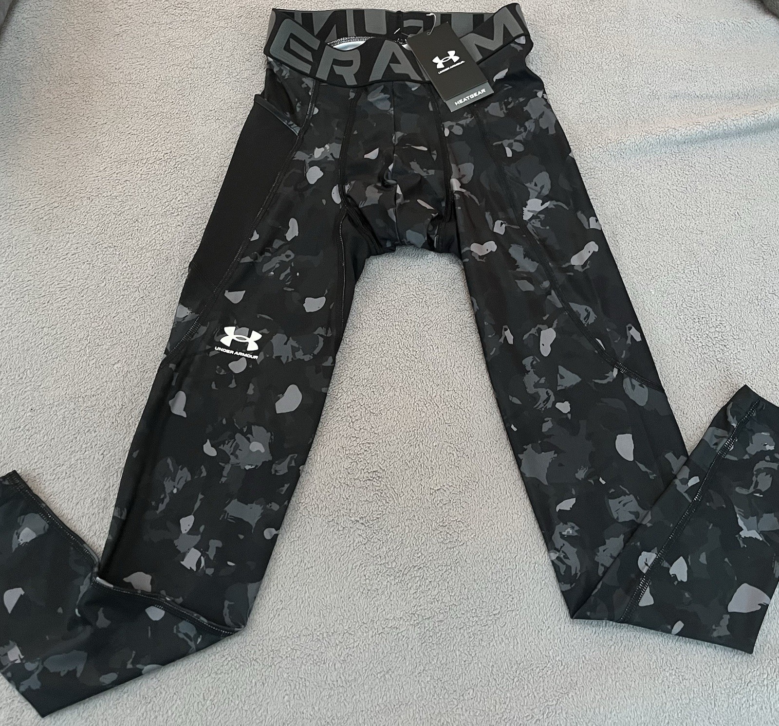 NWT Men’s Small Printed Under Armour HeatGear Compression Leggings