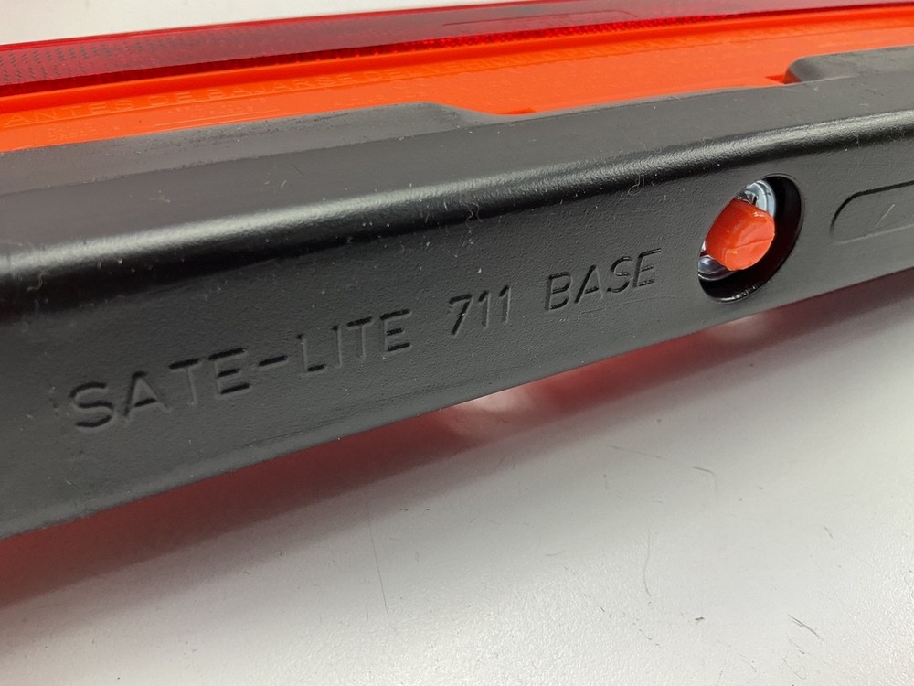 Deflecto 711 Early Warning Triangle Kit