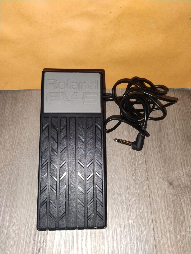 Roland EV-5 Expression Volume Guitar Keyboard  Piano Effect Pedal