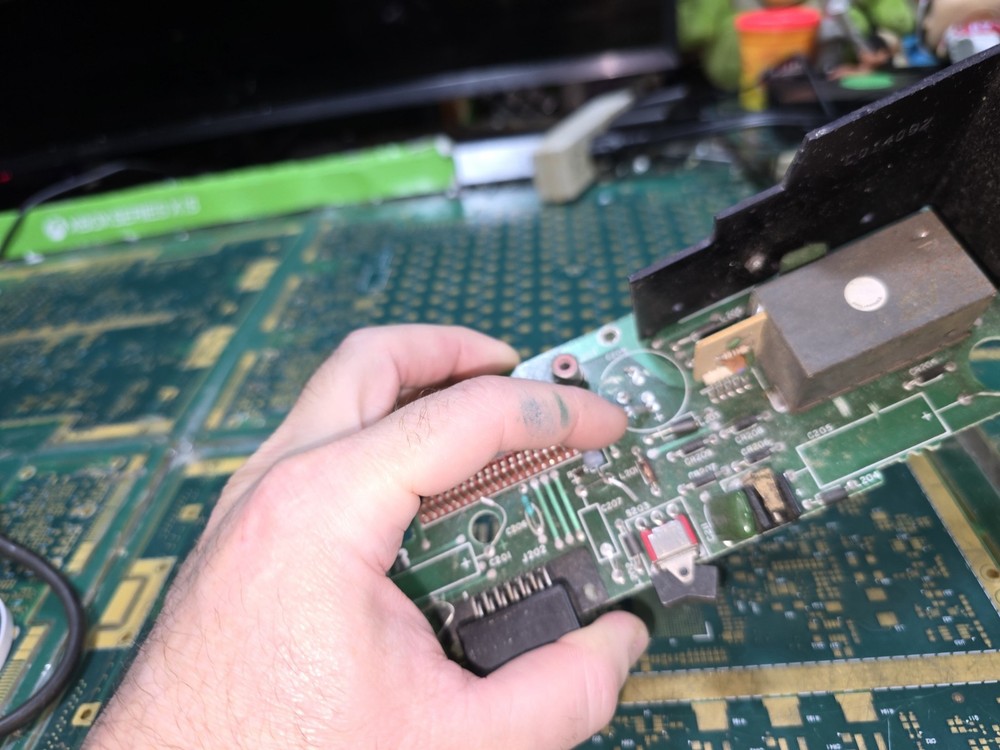 Atari 400 DEFECTIVE DONOR-MISSING Componets-400 PWR Button Board-Untested-PARTS