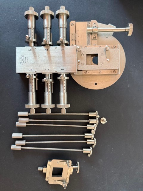 Leitz 6 Spindle Ernst Reitz's Integrating Stage - Microscope Rare Accessory