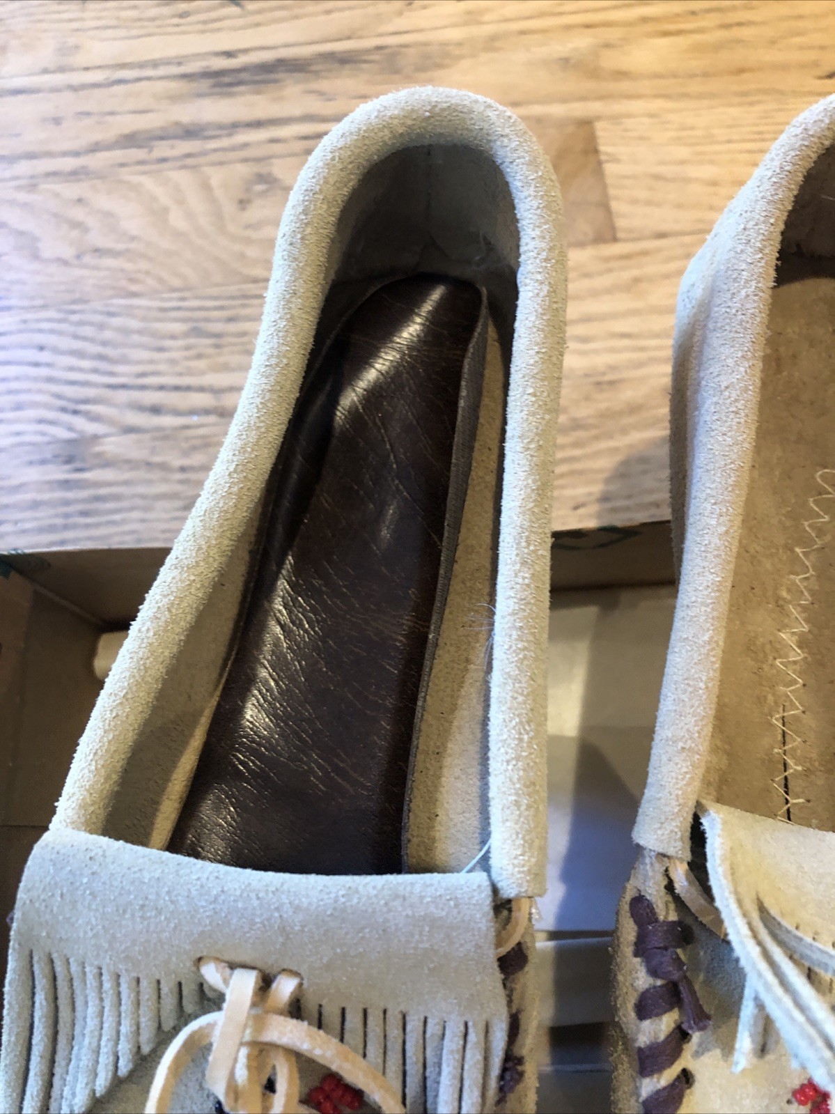 Vintage Genuine Indian The Cherokees Moccasins Size F 7 Natural NEW Q