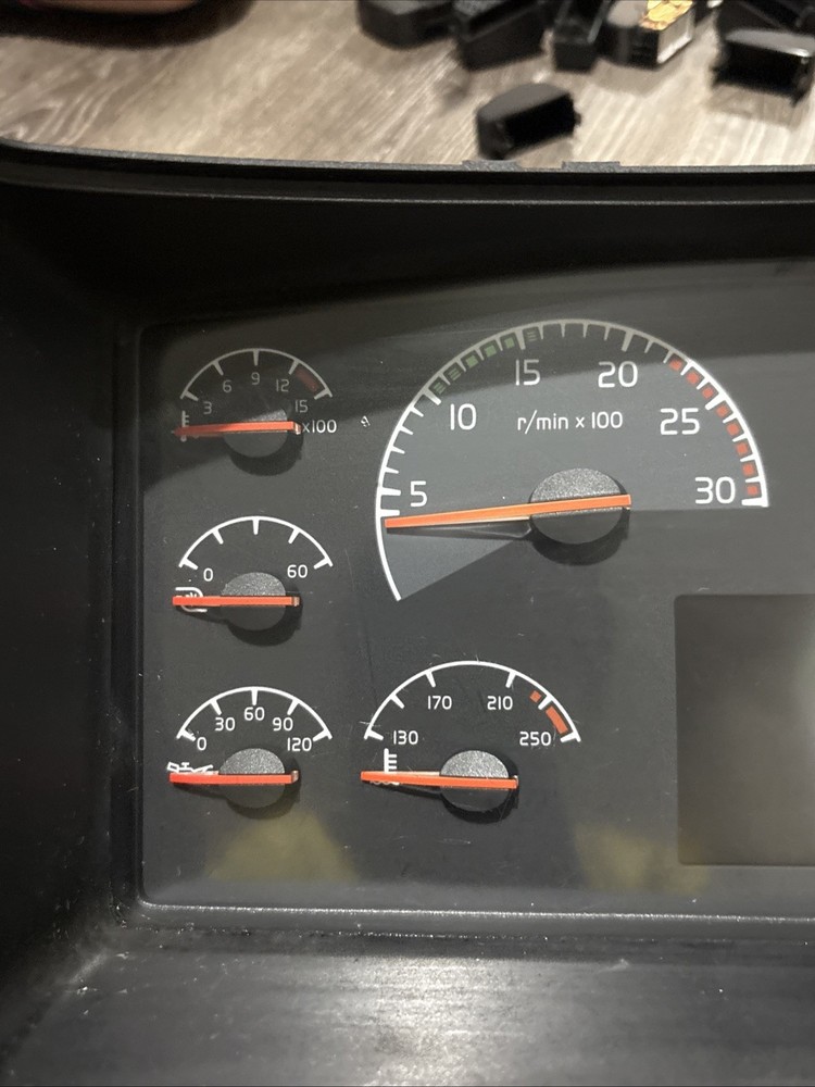 Volvo VNL Speedometer Instrument Cluster Missing P/N