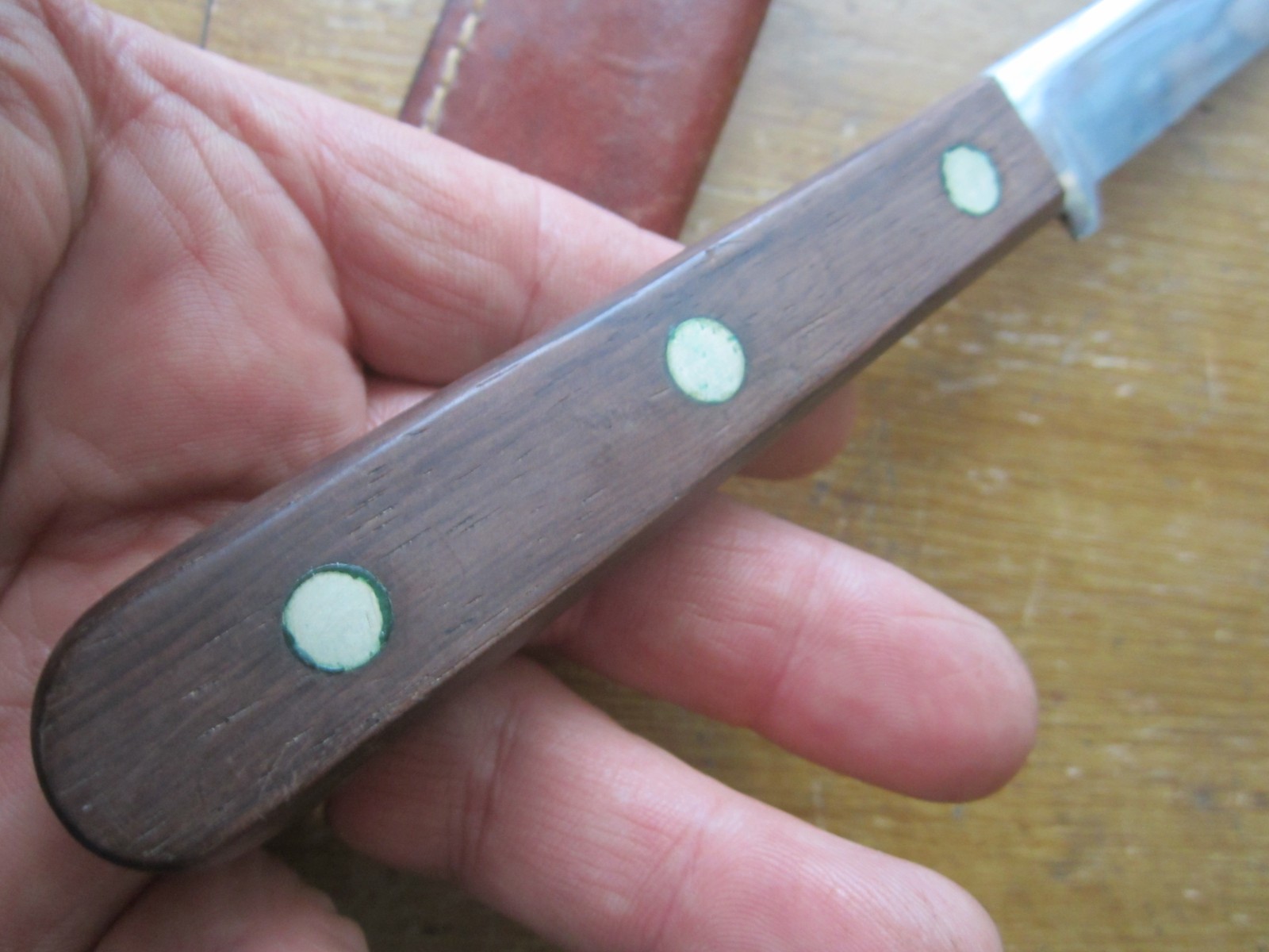 CATTARAUGUS KNIFE - MAHOGANY HANDLE & ORIGINAL LEATHER SHEATH