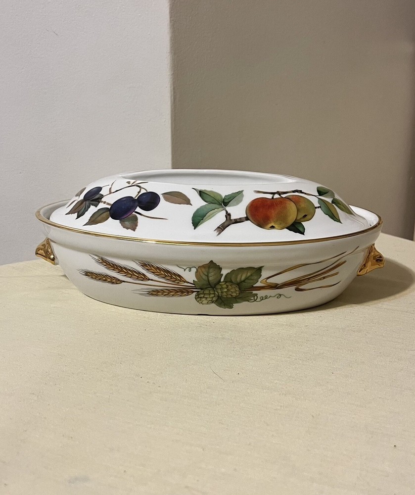 Royal Worchester Evesham Tureen