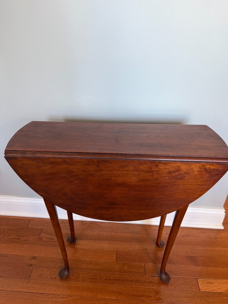 Eldred Wheeler Cherry Oval Queen Anne Style Drop Leaf Table