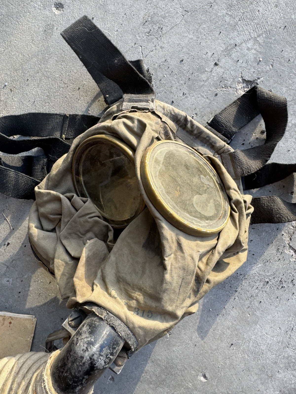 Vintage Dutch commercial Model 128 gas mask For Rehab Display 1930’s Rehab