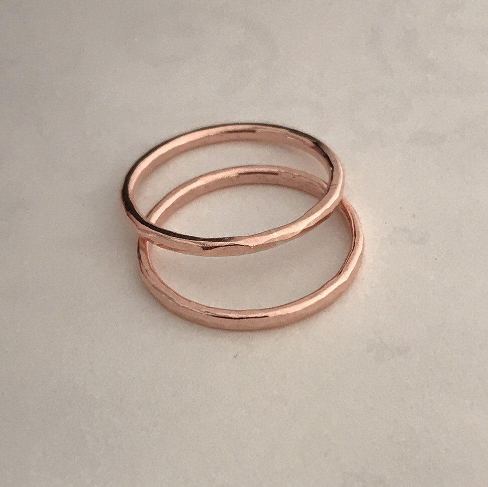 Set of 2 Solid copper ring’s Hammered finished.