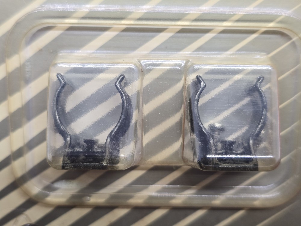 Maglite AM2A496 Universal Flashlight Mounting Brackets for AA-Cell Flashlights