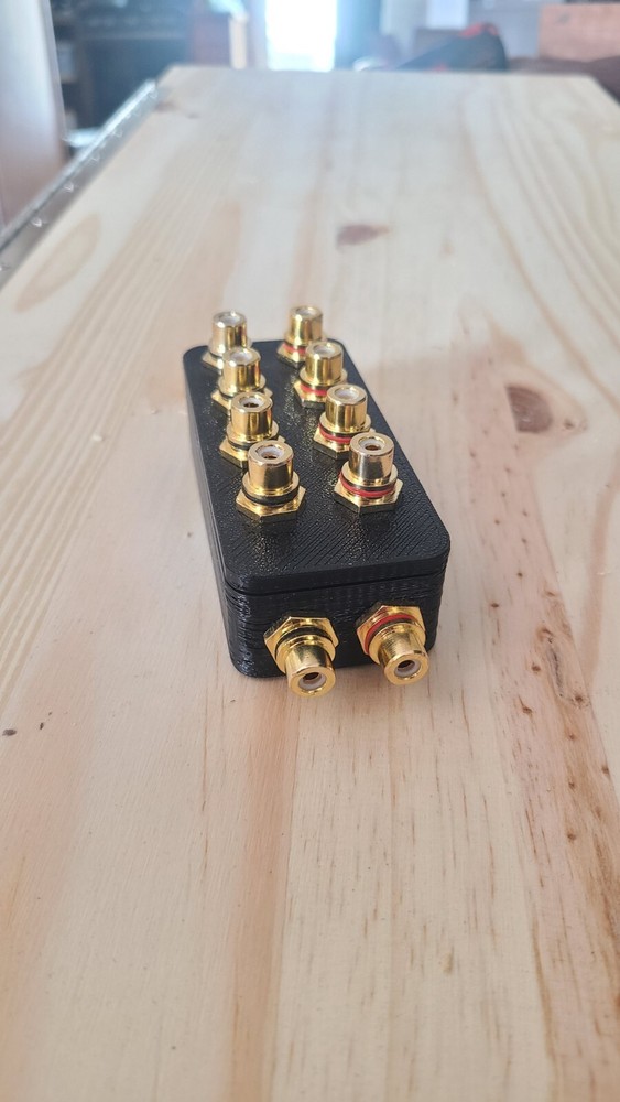 RCA distribution block 1-4 rca splitter