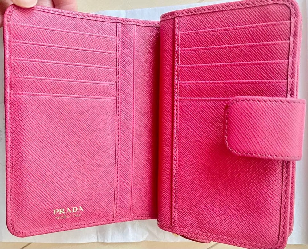 PRADA Wallet Saffiano