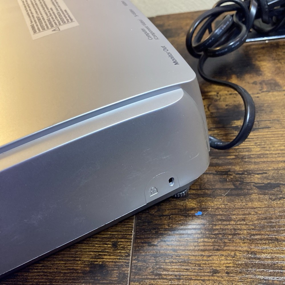 EPSON EMP-S4 Projector 3LCD w/ AV Cable, Bag, Setup Documents & CD (No Remote)