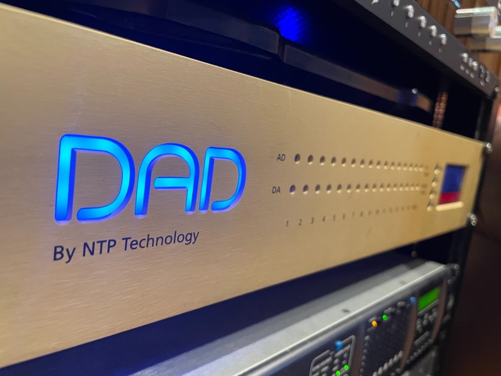 DAD AX32 8CH AD/DA + DIGILINK