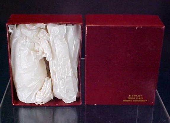 Vintage Henley Tudor Silver Plate Oneida Community Salt Pepper Original Box