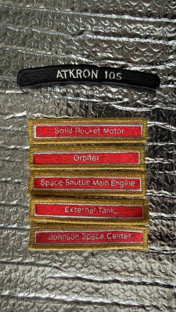 COMPLETE SUIT SPACE SHUTTLE GROUND TECHNICIAN SPACE FLIGHT OPERATIONS c1993