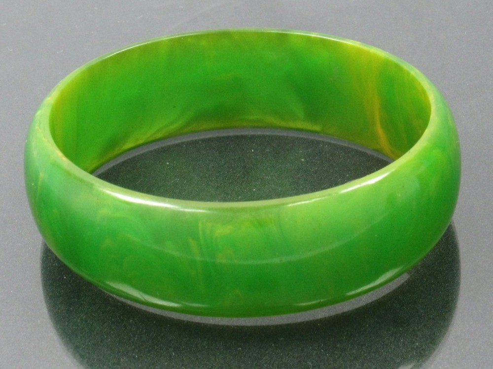 Vintage BAKELITE Translucent Marbled Butterscotch GREEN Bangle Bracelet