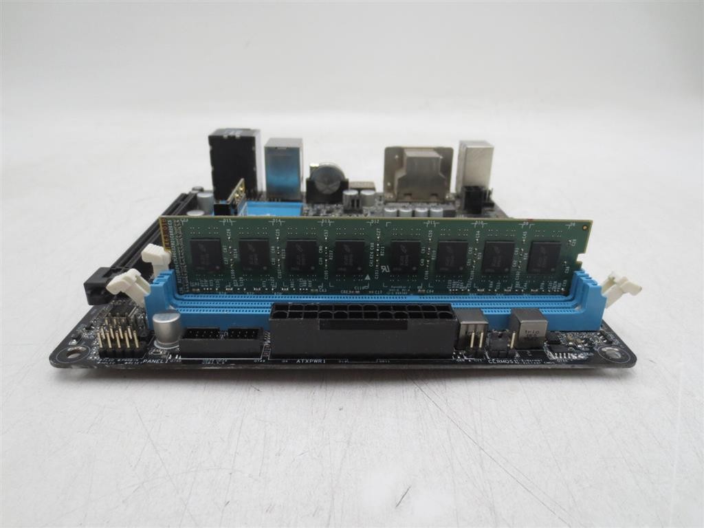 ASRock H97M-ITX/ac Rev 1.02 LGA1150 Mini-ITX Motherboard Core i5-4460 8GB RAM