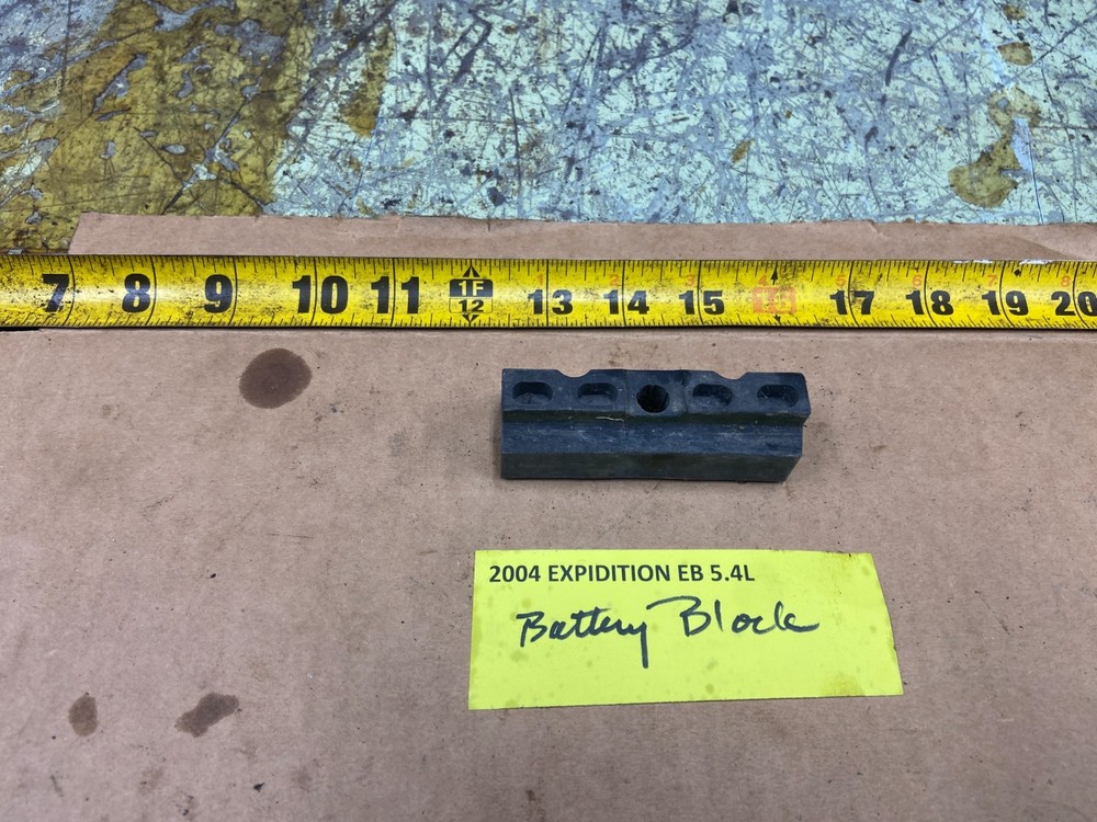 03-06 EXPEDITION   BATTERY  BLOCK
