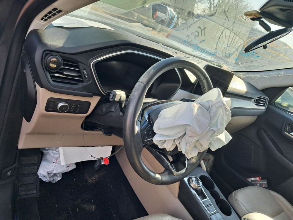 ESCAPE 2022 Glove Box 4894431