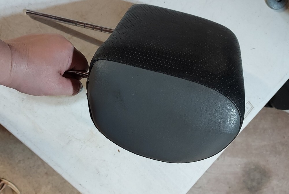 Pride Jet 3 Head Rest - Black & Gray -